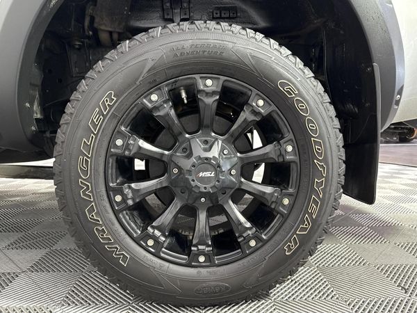 2021-Nissan-Navara-25-DDTi-LE-Plus-4X4-Auto-Double-Cab image:6