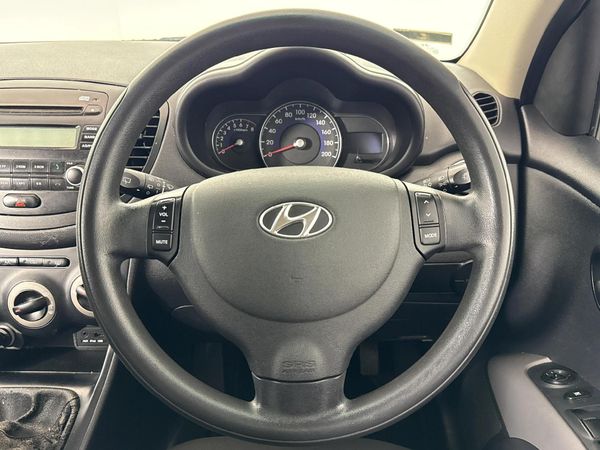 2013-Hyundai-i10-125-GLS-Fluid image:12