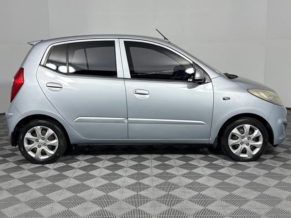2013-Hyundai-i10-125-GLS-Fluid image:17