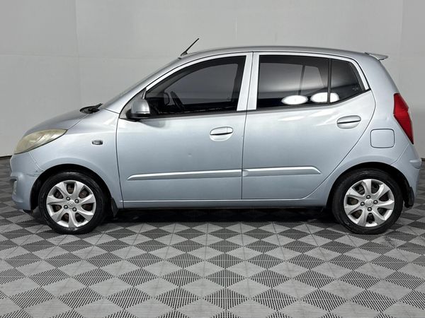 2013-Hyundai-i10-125-GLS-Fluid image:19