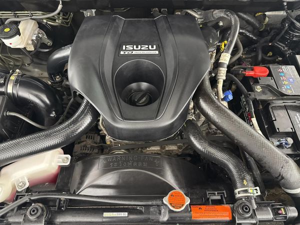 2016-Isuzu-KB-300-D-Teq-LX-Auto-Double-Cab image:14