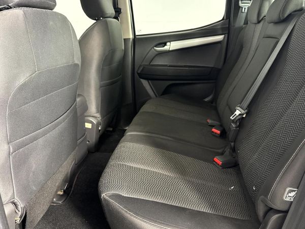 2016-Isuzu-KB-300-D-Teq-LX-Auto-Double-Cab image:3