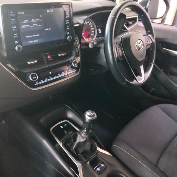 2019-Toyota-Corolla-12T-XS-5-dr image:9