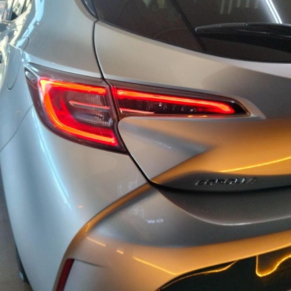 2019-Toyota-Corolla-12T-XS-5-dr image:18