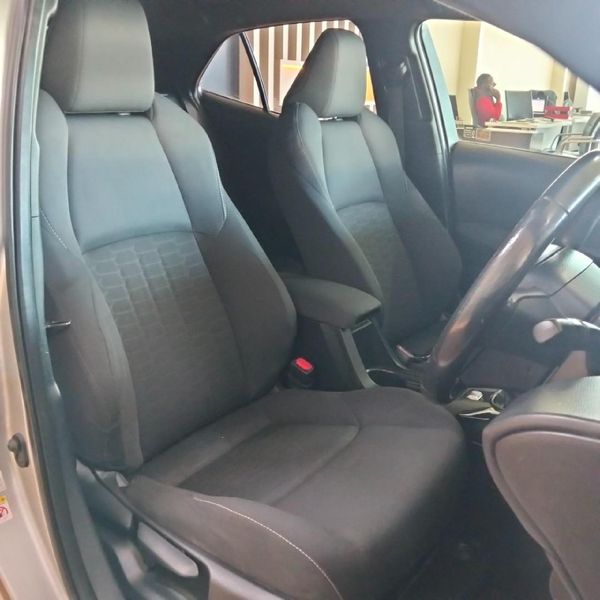 2019-Toyota-Corolla-12T-XS-5-dr image:6