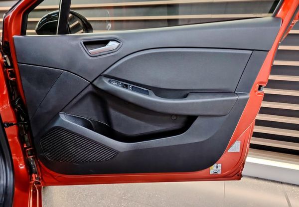 2024-Renault-Clio-V-10T-Zen image:6