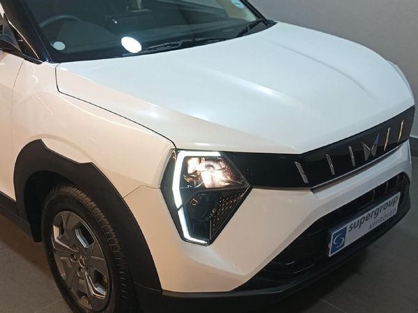 2025-Mahindra-XUV-3XO-12T-MX2-Auto image:11