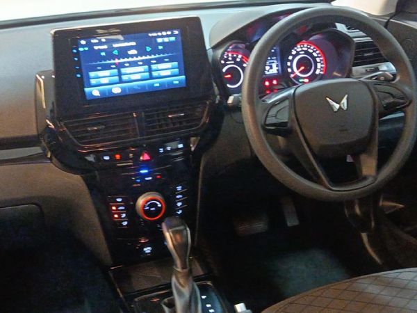 2025-Mahindra-XUV-3XO-12T-MX2-Auto image:24