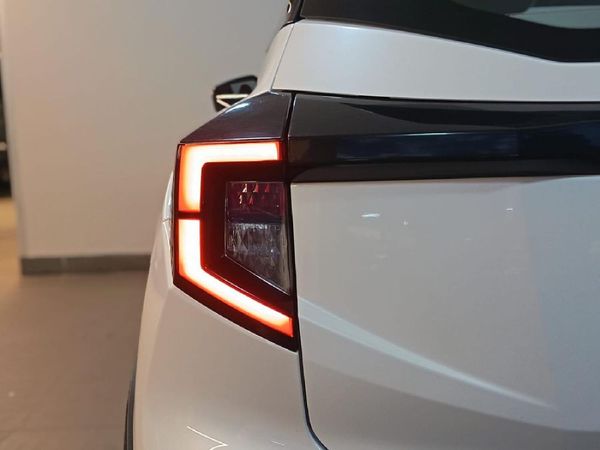 2025-Mahindra-XUV-3XO-12T-MX2-Auto image:7