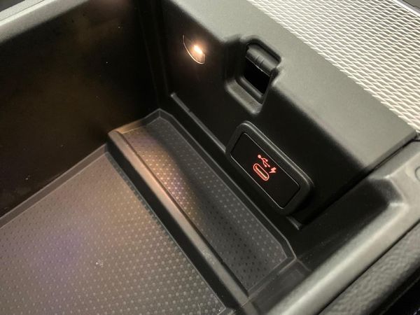 2021-BMW-3-Series-318i-M-Mzansi-Edition-Auto-g20 image:16