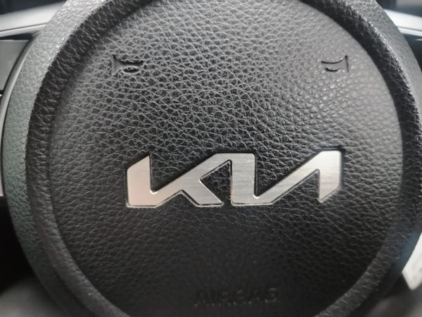 2022-Kia-Sonet-15-LX image:9