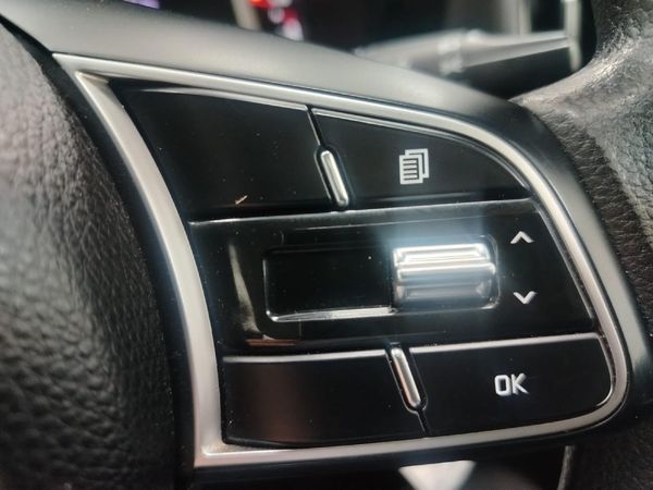 2022-Kia-Sonet-15-LX image:11