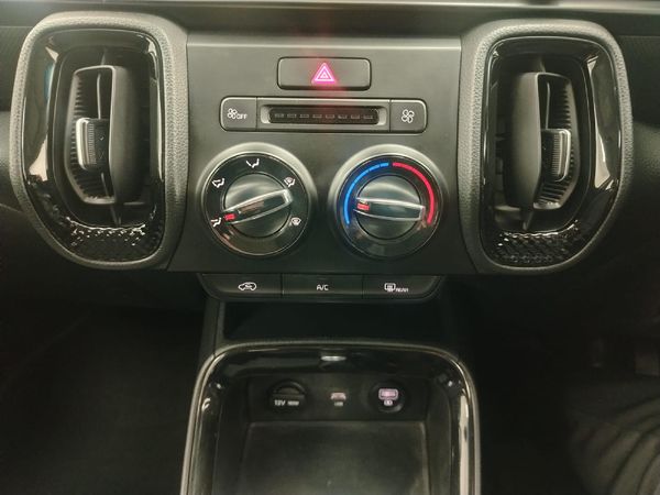 2022-Kia-Sonet-15-LX image:18