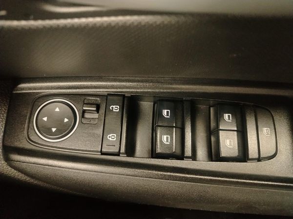 2022-Kia-Sonet-15-LX image:20