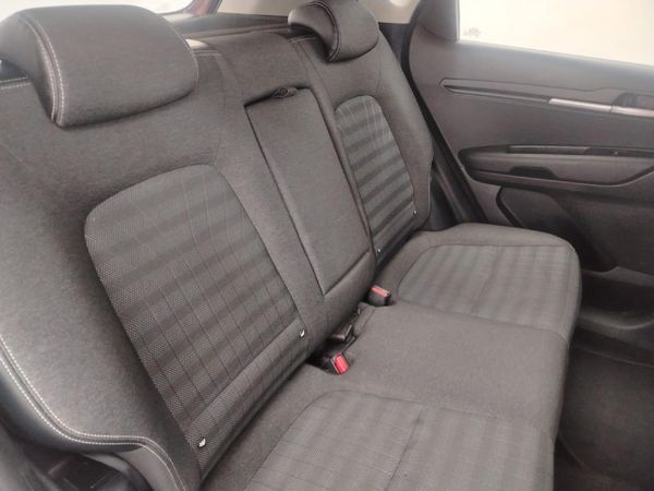 2022-Kia-Sonet-15-LX image:8