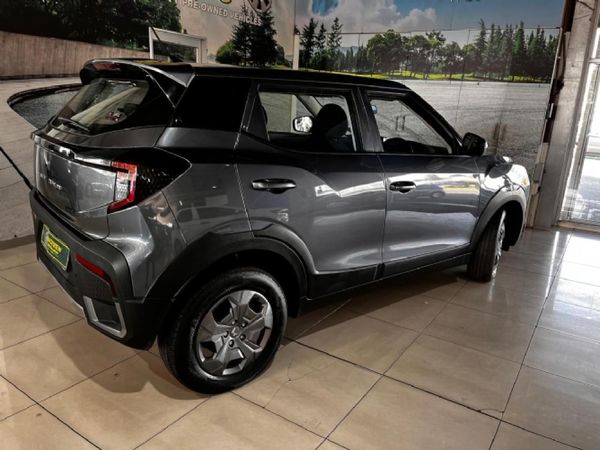 2025-Mahindra-XUV-3XO-12T-MX2 image:2