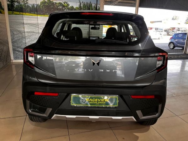 2025-Mahindra-XUV-3XO-12T-MX2 image:3