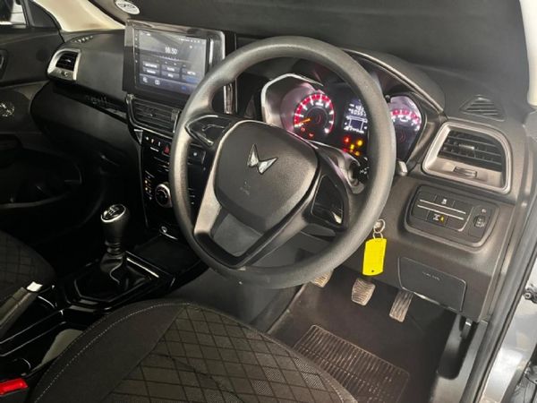 2025-Mahindra-XUV-3XO-12T-MX2 image:4