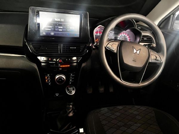 2025-Mahindra-XUV-3XO-12T-MX2 image:8