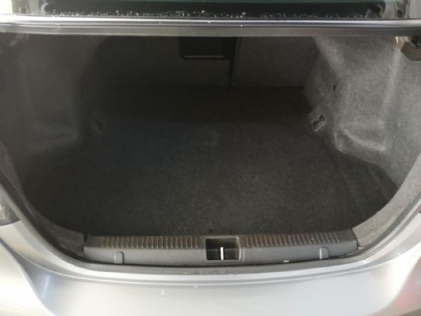 2013-Suzuki-Kizashi-24-SDLX-Auto image:13