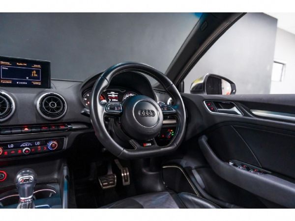 2015-Audi-S3-Sedan-quattro-Auto image:10