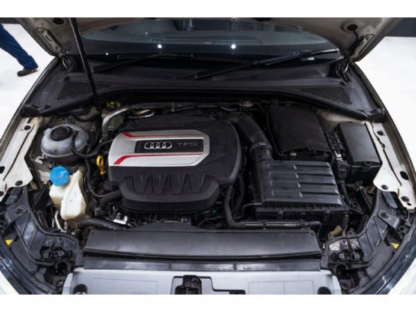2015-Audi-S3-Sedan-quattro-Auto image:19