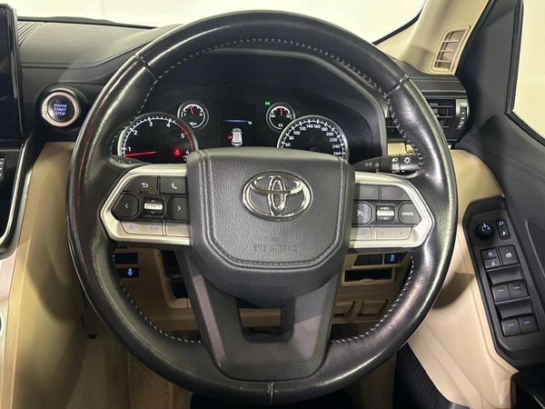 2022-Toyota-Land-Cruiser-300-V6-33-D-GX-R image:11