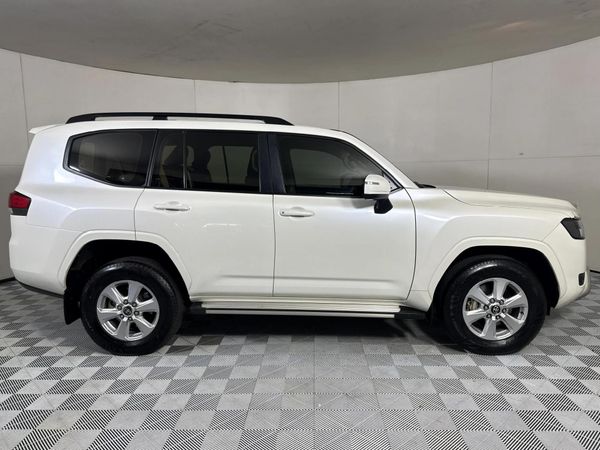 2022-Toyota-Land-Cruiser-300-V6-33-D-GX-R image:16