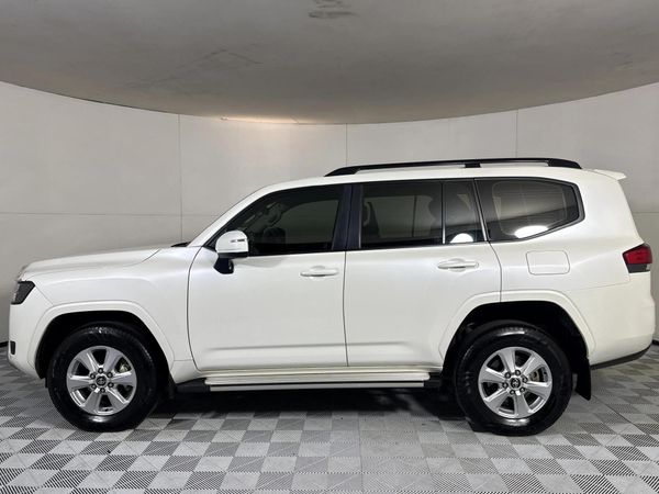 2022-Toyota-Land-Cruiser-300-V6-33-D-GX-R image:18