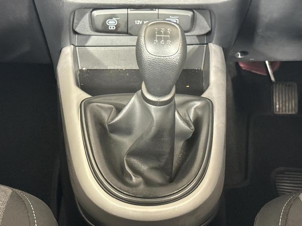2025-Hyundai-Exter-12-Executive image:9