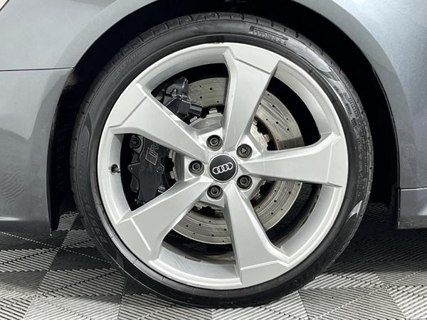 2016-Audi-RS3-Sportback-quattro image:4