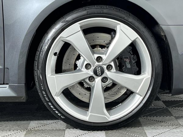 2016-Audi-RS3-Sportback-quattro image:5