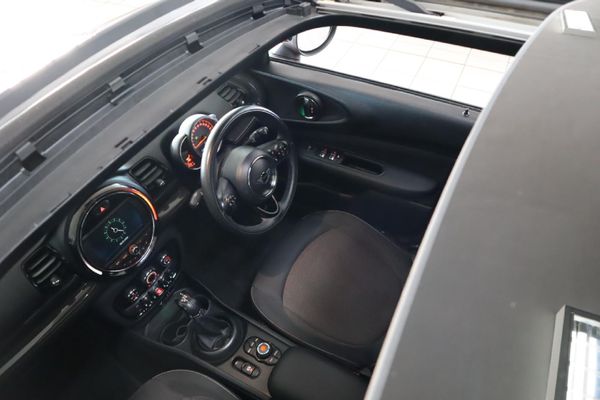 2019-MINI-Clubman-Cooper-Auto image:9