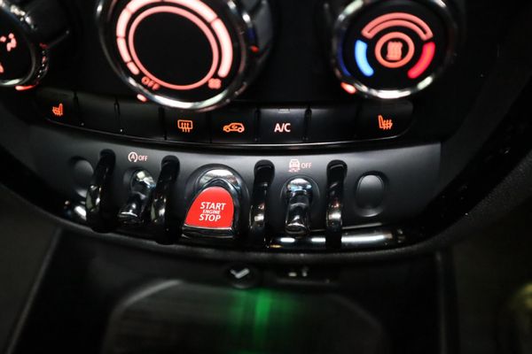 2019-MINI-Clubman-Cooper-Auto image:15