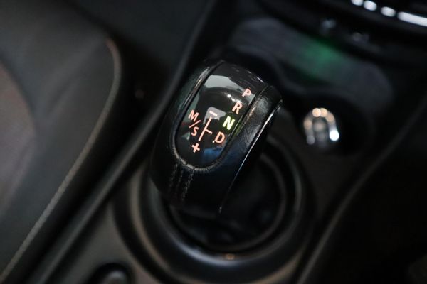 2019-MINI-Clubman-Cooper-Auto image:16