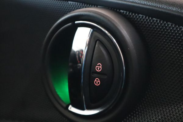 2019-MINI-Clubman-Cooper-Auto image:23