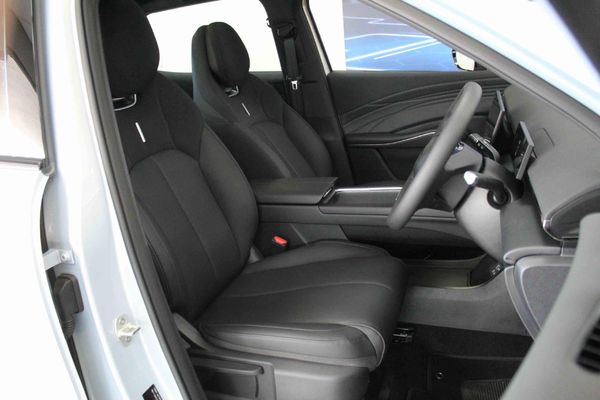 2026-Omoda-C7-16T-Luxury image:10