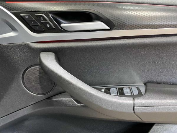 2025-BMW-X3-xDrive20d-M-Sport image:12