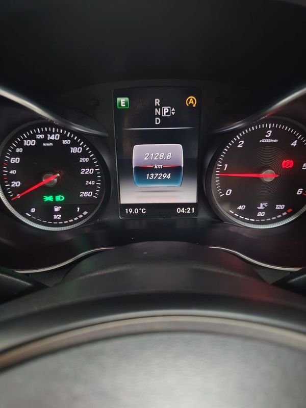 2015-Mercedes-Benz-C-Class-C-220-Bluetec-Avantgarde-Auto image:10