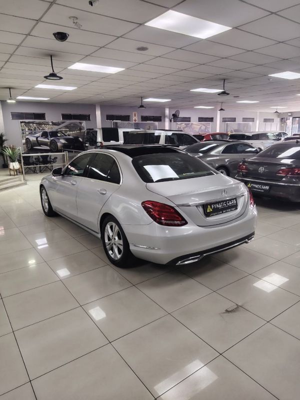 2015-Mercedes-Benz-C-Class-C-220-Bluetec-Avantgarde-Auto image:3
