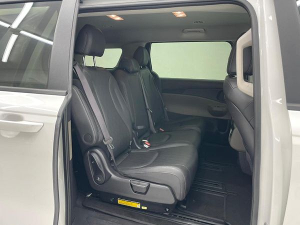 2025-Kia-Carnival-22-CRDi-EX-Auto-8-Seat image:9