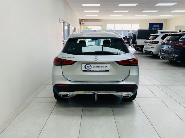 2023-Mercedes-Benz-GLA-200d-Progressive-Auto image:10