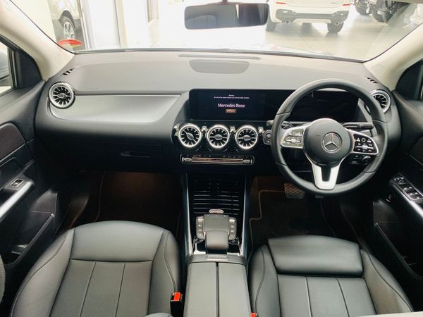 2023-Mercedes-Benz-GLA-200d-Progressive-Auto image:3
