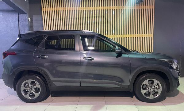 2020-Kia-Seltos-16-EX image:16