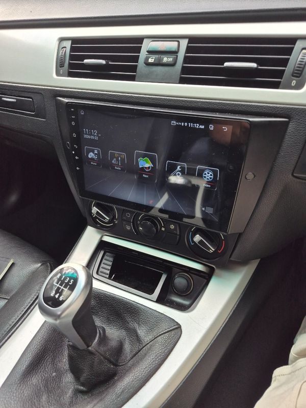2011-BMW-3-Series-320i-Exclusive image:9