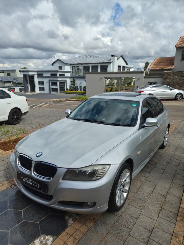 2011-BMW-3-Series-320i-Exclusive image:2