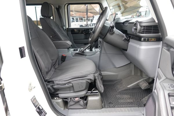 2024-Ineos-Grenadier-Black-Rhino-Edition-30TD image:25