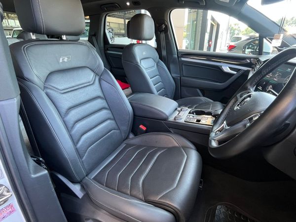2020-Volkswagen-Touareg-30-TDI-V6-Executive image:12