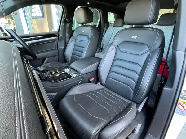2020-Volkswagen-Touareg-30-TDI-V6-Executive image:13