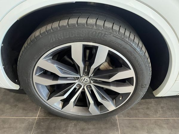 2020-Volkswagen-Touareg-30-TDI-V6-Executive image:19